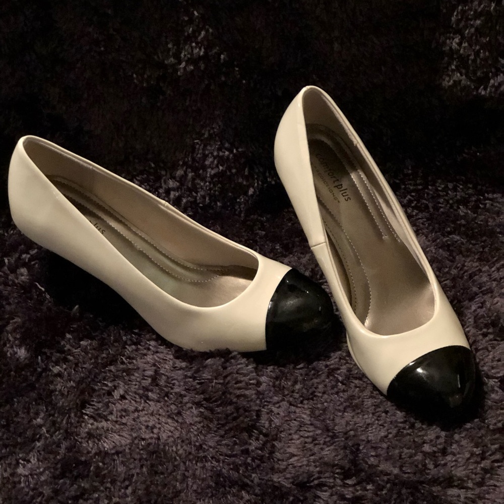 Elegant Ladies Dress Pumps